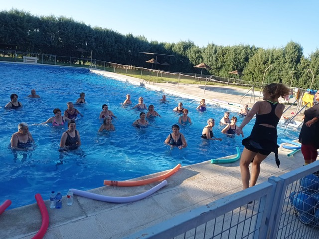 Actividades de AquaGym y Manualidades